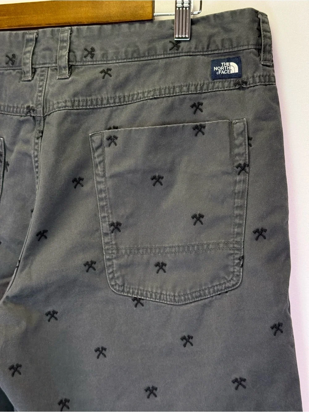 The North Face Men's Grey Embroidered Ice‎ Axe Chino Shorts Size 36